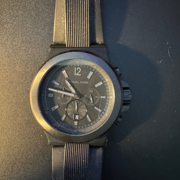 Michael Kors Oversized Runway Black-Tone Watch - Picture 4 of 5